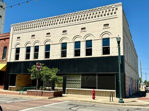 401-403 S Main St, Jonesboro, AR for lease Building Photo- Image 1 of 6