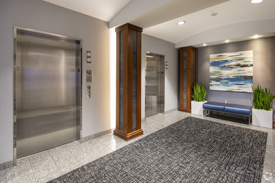 3805 Edwards Rd, Cincinnati, OH for sale - Interior Photo - Image 1 of 1