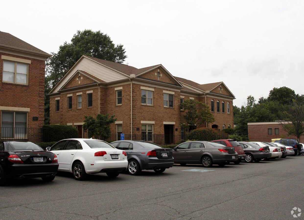 7345 Mcwhorter Pl, Annandale, VA 22003 Property Record