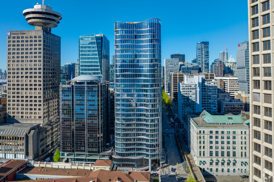 320 Granville St, Vancouver, BC for sale - Building Photo - Image 1 of 8