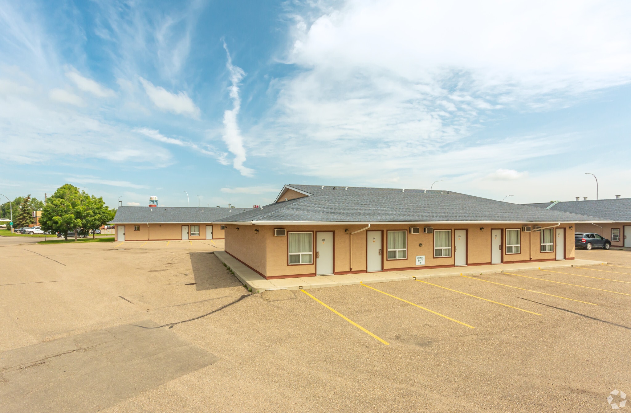 10005 88 Av, Fort Saskatchewan, AB for sale Primary Photo- Image 1 of 1