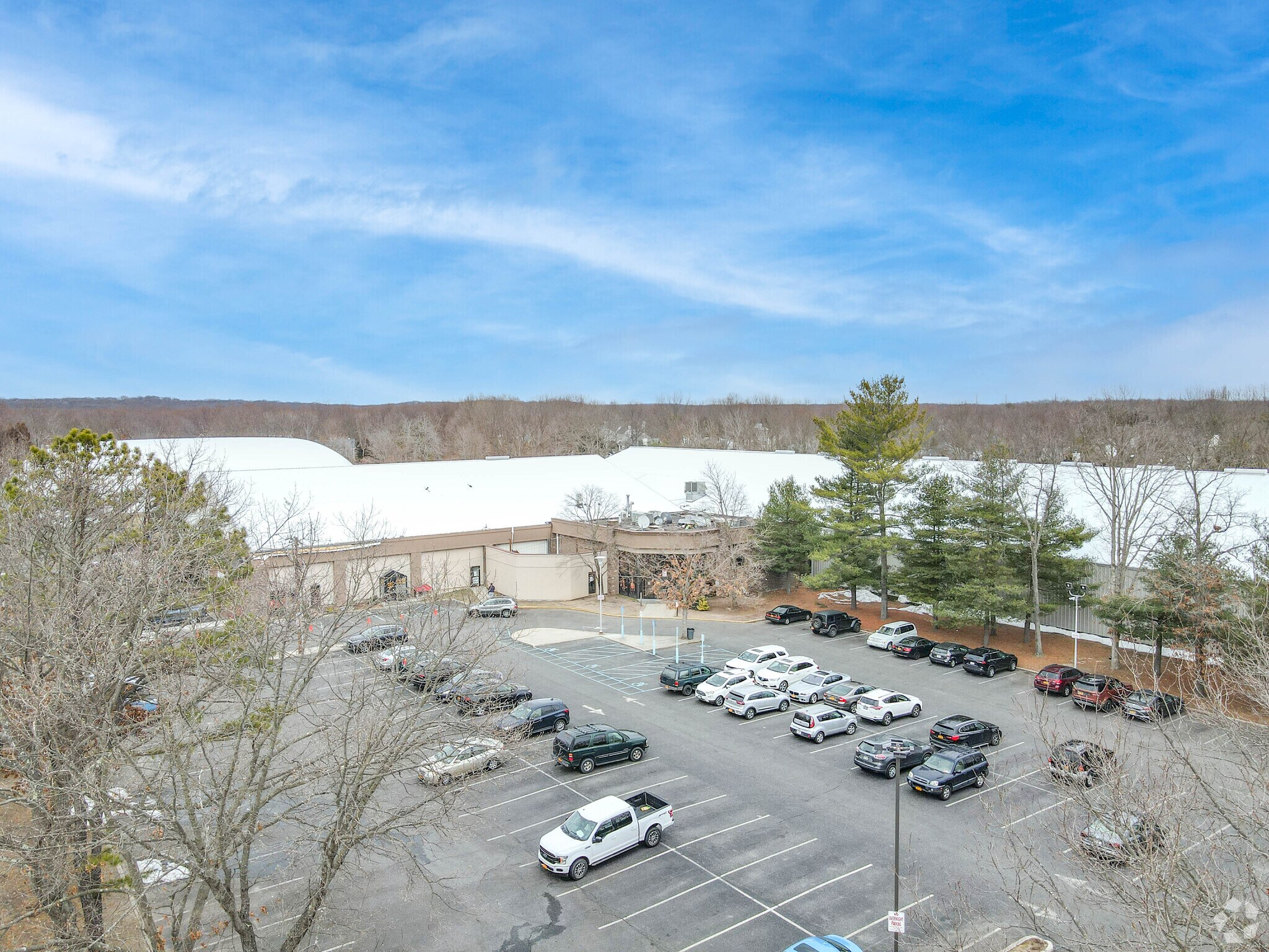 384 Mark Tree Rd, East Setauket, NY for sale Primary Photo- Image 1 of 1