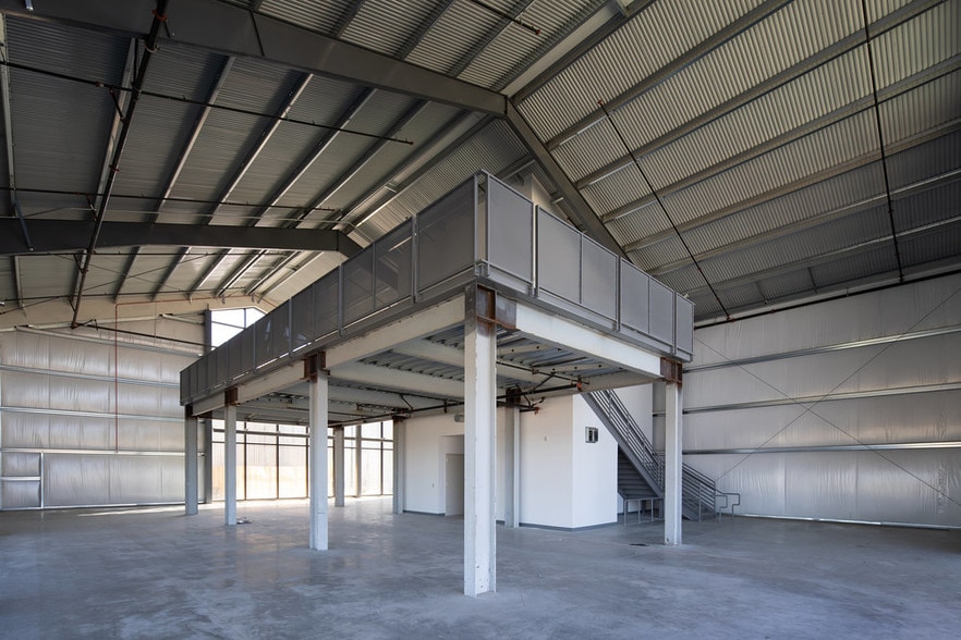 1785 Flight Way, Tustin, CA for lease - Interior Photo - Image 3 of 7