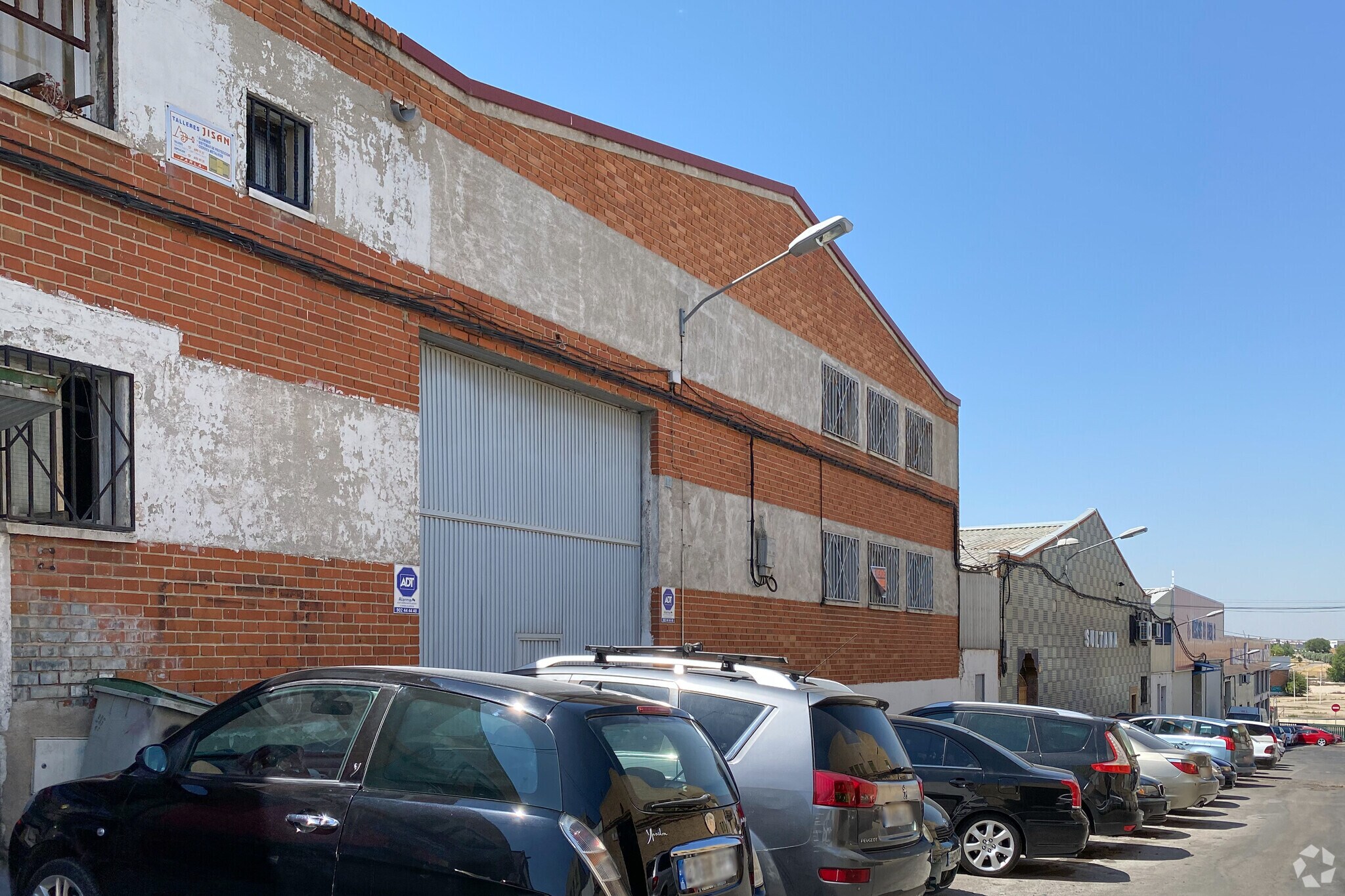 Calle Montilla, 6, Parla, Madrid for sale Primary Photo- Image 1 of 1