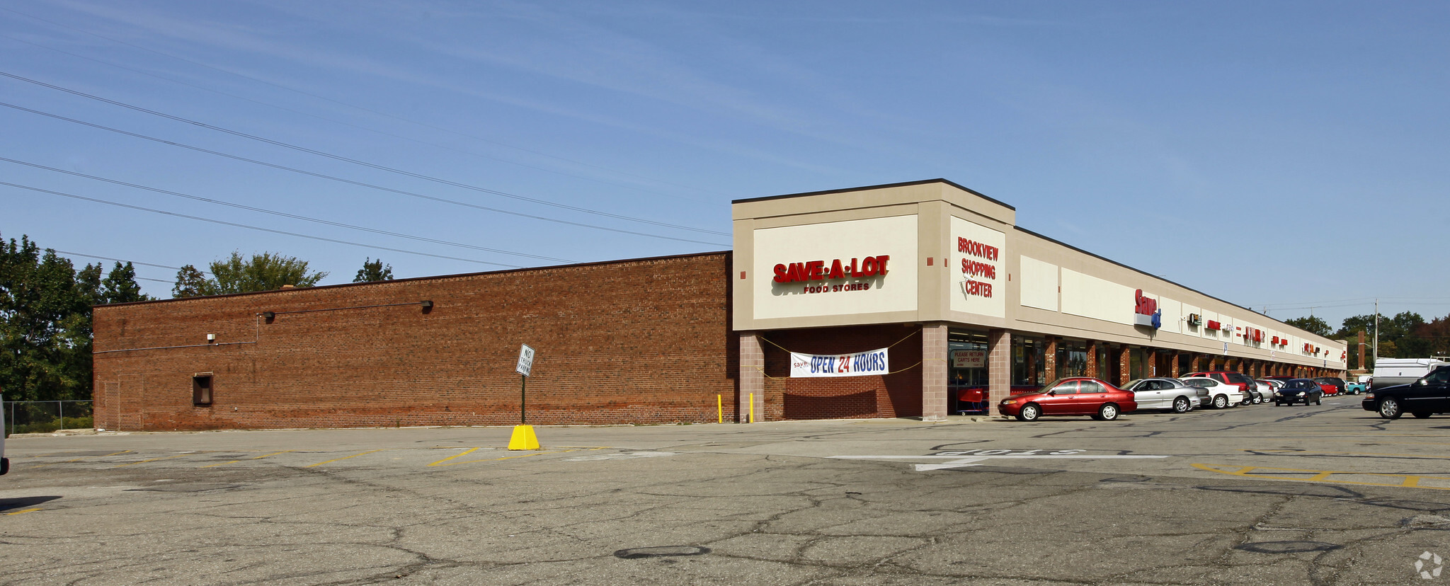 2124-2190 Brookpark Rd, Cleveland, OH for lease Primary Photo- Image 1 of 8