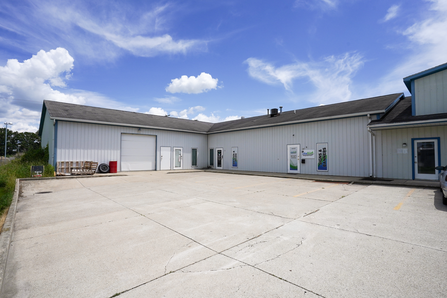 7616 DiSalle Blvd, Fort Wayne, IN for lease - Building Photo - Image 2 of 6