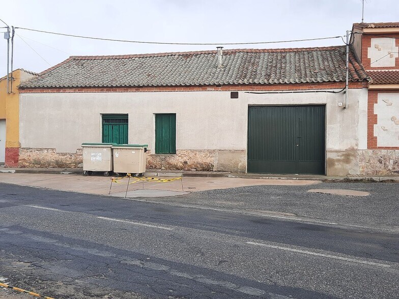 Industrial in Bercial for sale - Building Photo - Image 1 of 6