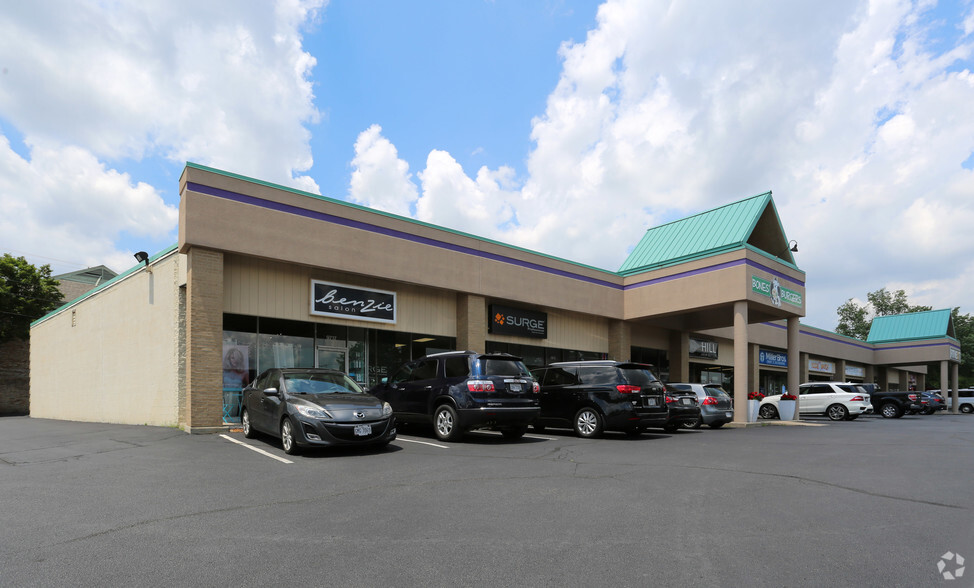 9717-9731 Montgomery Rd, Cincinnati, OH for lease - Building Photo - Image 2 of 5