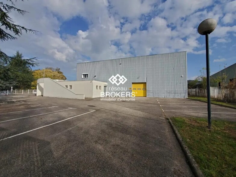 Flex in Annecy for lease - Building Photo - Image 2 of 9