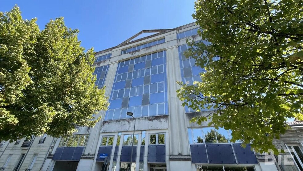 Flex in Bordeaux for lease - Building Photo - Image 1 of 6