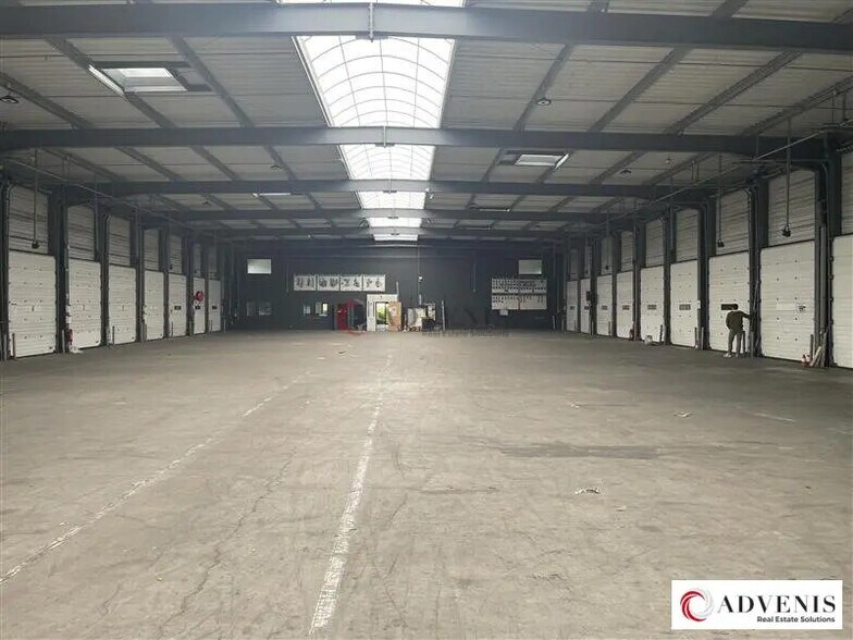 Flex in Bruges for lease - Interior Photo - Image 3 of 10