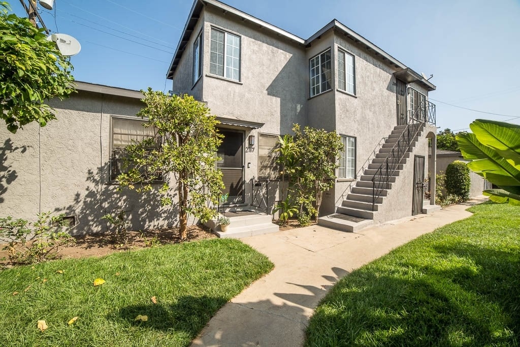 2117 Stewart St, Santa Monica, CA for sale Primary Photo- Image 1 of 1