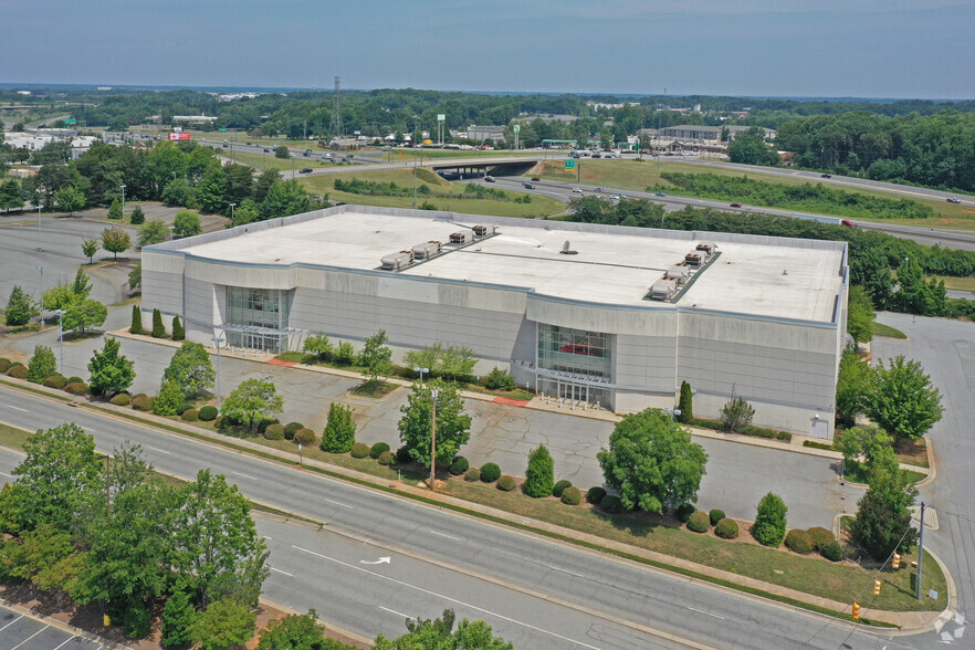 5410 Hornaday Rd, Greensboro, NC for lease - Aerial - Image 3 of 8