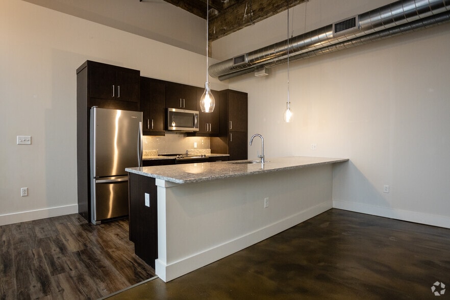 538 Erie Blvd W, Syracuse, NY for lease - Interior Photo - Image 3 of 29