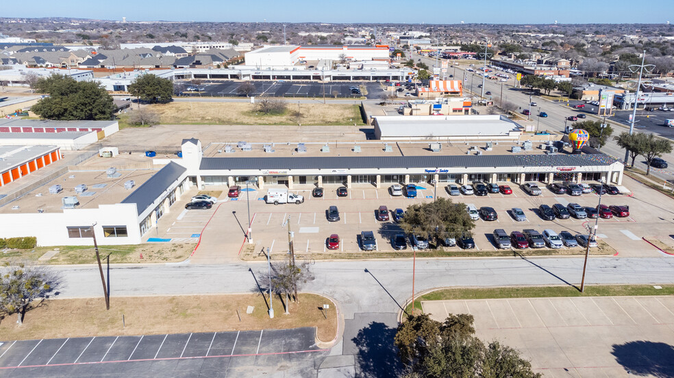 6455 Hilltop Dr, North Richland Hills, TX for lease - Building Photo - Image 1 of 25