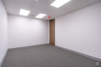 1322 Space Park Dr, Houston, TX for lease Interior Photo- Image 2 of 4