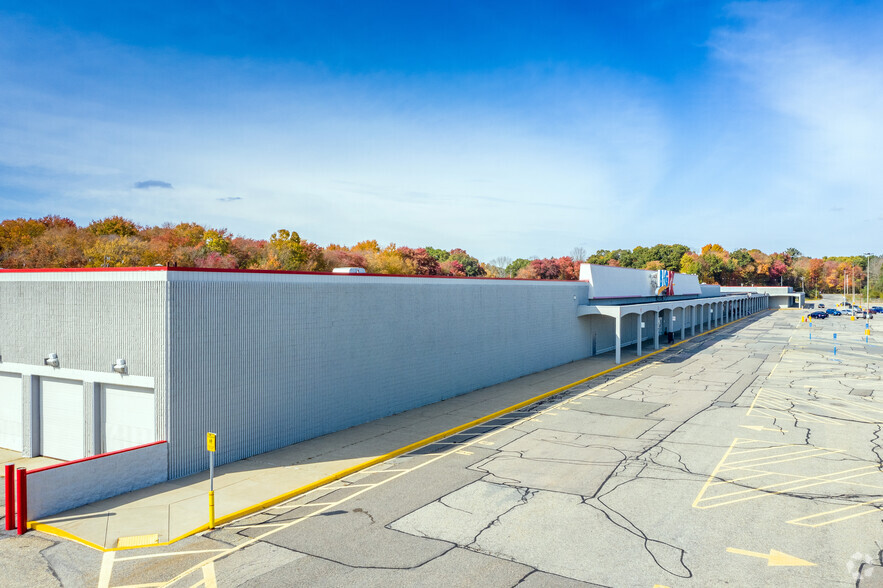 1941-2039 Main St, Brockton, MA for lease - Building Photo - Image 1 of 11