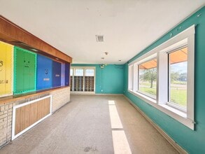 1811 S Gloster St, Tupelo, MS for lease Interior Photo- Image 2 of 9