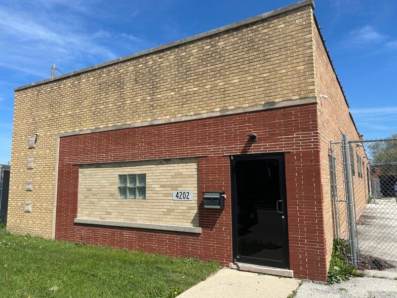 4202 Warren Ave, Hillside, IL for sale - Building Photo - Image 1 of 9