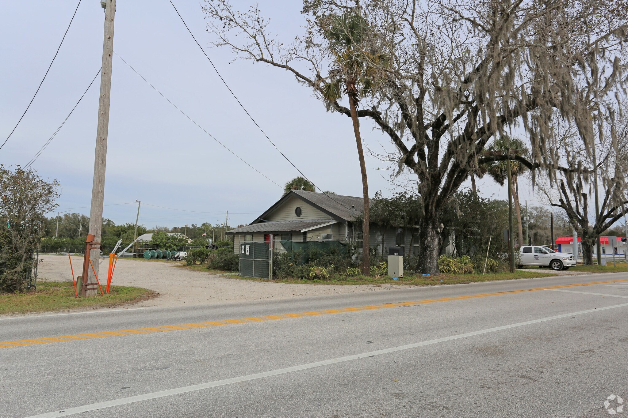 21405 County Line Rd, Lutz, FL for lease Building Photo- Image 1 of 2