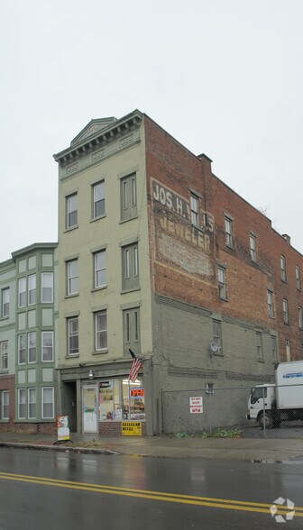 644 2nd Ave, Troy, NY for sale - Primary Photo - Image 1 of 1