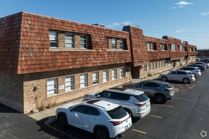 400 Lake Cook Rd, Deerfield, IL for lease - Building Photo - Image 3 of 4