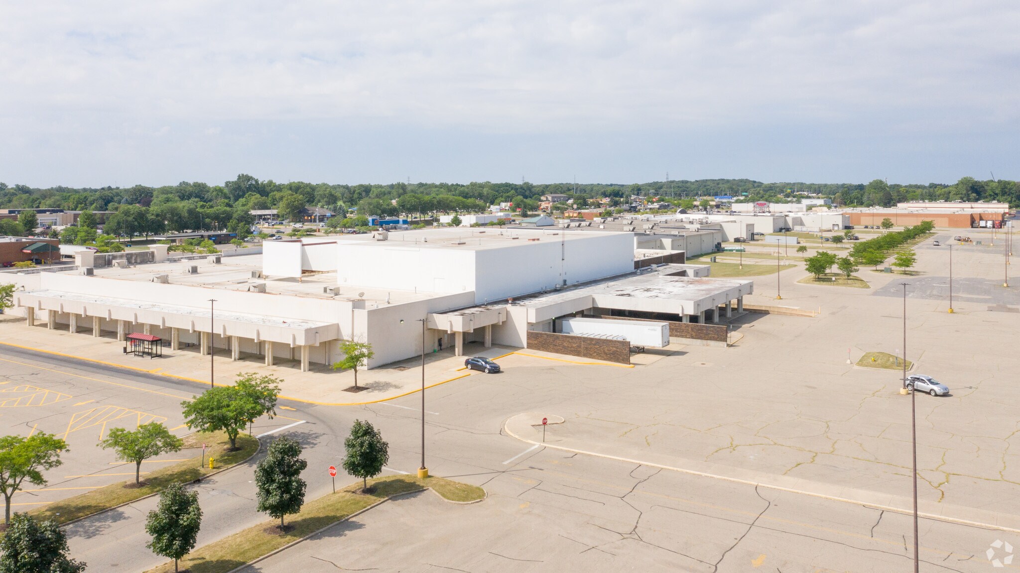 50225050 W Main St, Kalamazoo, MI 49009 Maple Hill Mall