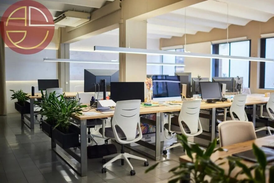 Office in Toulouse for lease - Building Photo - Image 1 of 4