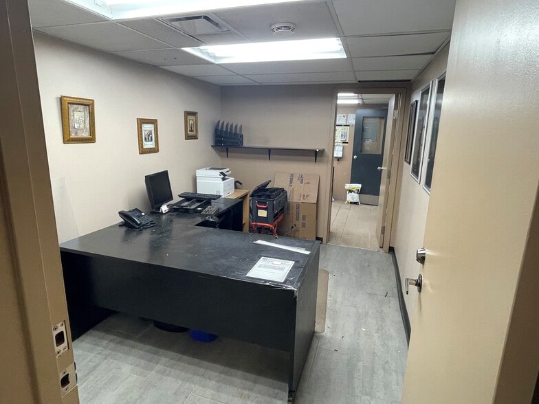 980 Av De Bourgogne, Québec, QC for lease - Interior Photo - Image 3 of 6