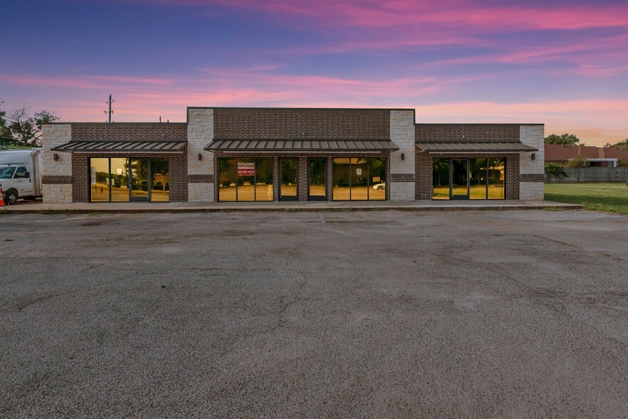 3300 W Park Row, Arlington, TX for lease - Building Photo - Image 1 of 5