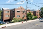 870 Palisade Ave, Teaneck NJ - Live-Work Space