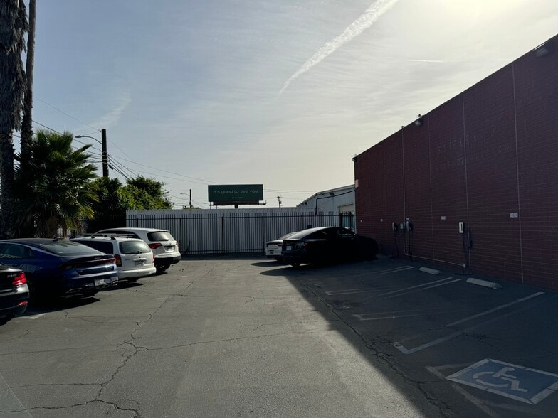 14105 S Avalon Blvd, Los Angeles, CA for lease - Building Photo - Image 3 of 10