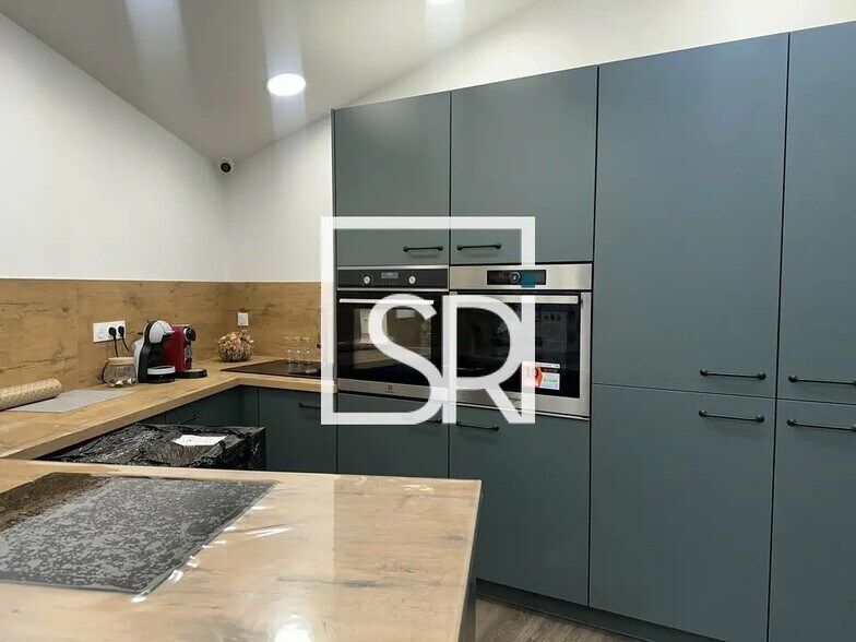 Retail in Cusset for lease - Building Photo - Image 3 of 10