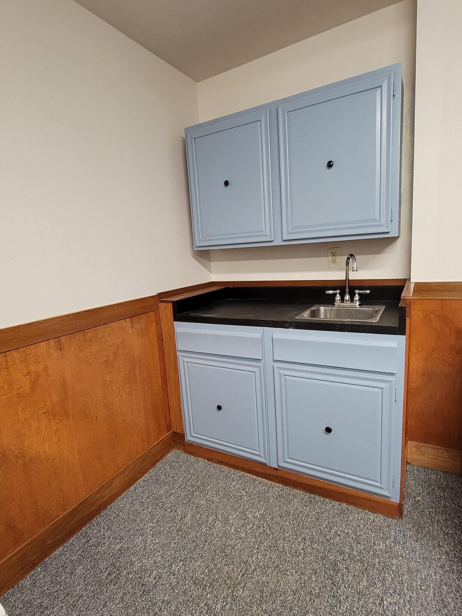 2652 Hidden Valley Rd, Pittsburgh, PA for sale Interior Photo- Image 1 of 2