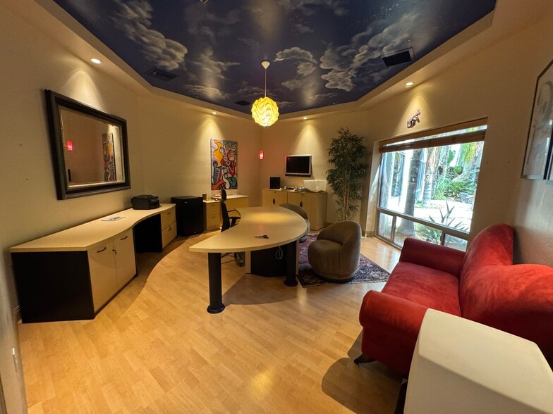 3955 Coffee Rd, Bakersfield, CA for lease - Building Photo - Image 3 of 13