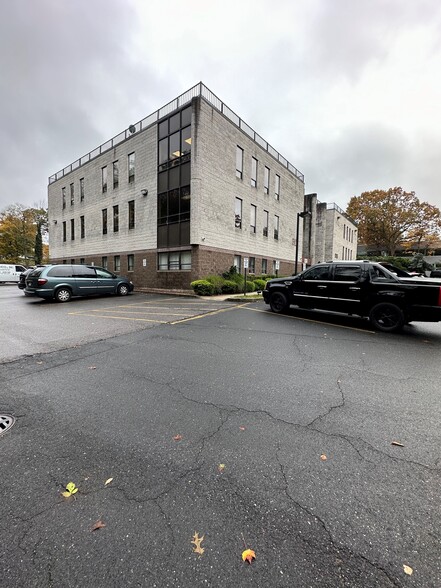 517 Route 111, Hauppauge, NY for lease - Building Photo - Image 2 of 8