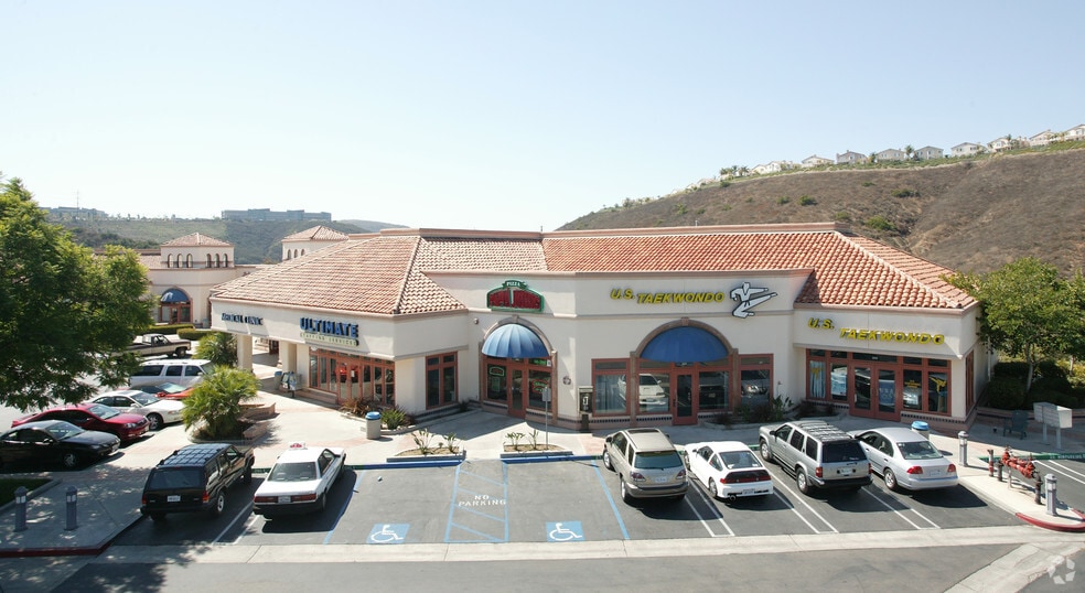 12650 Sabre Springs Pky, San Diego, CA for lease - Building Photo - Image 1 of 3