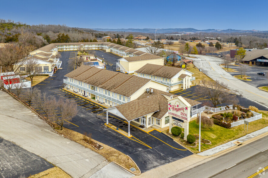 3598 Shepherd of the Hills Expy, Branson, MO for sale - Building Photo - Image 1 of 1