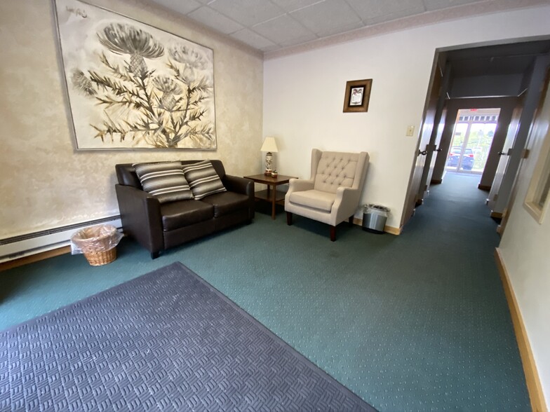 4400 Old William Penn Hwy, Monroeville, PA for lease - Interior Photo - Image 3 of 3