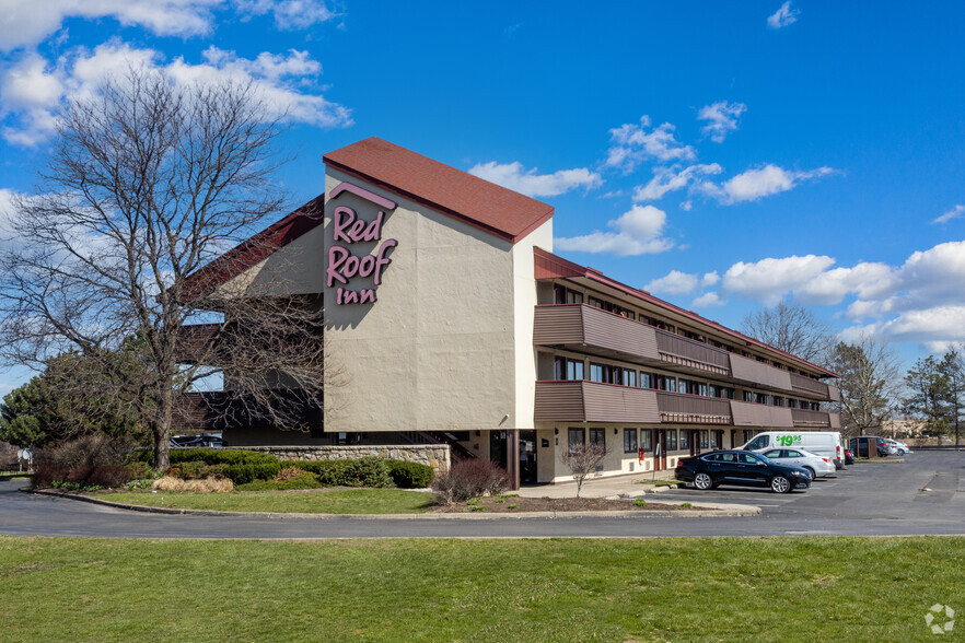 6614 Thompson Rd, Syracuse, NY for sale - Primary Photo - Image 1 of 7