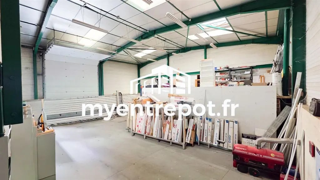 Flex in Aubagne for lease Interior Photo- Image 1 of 7