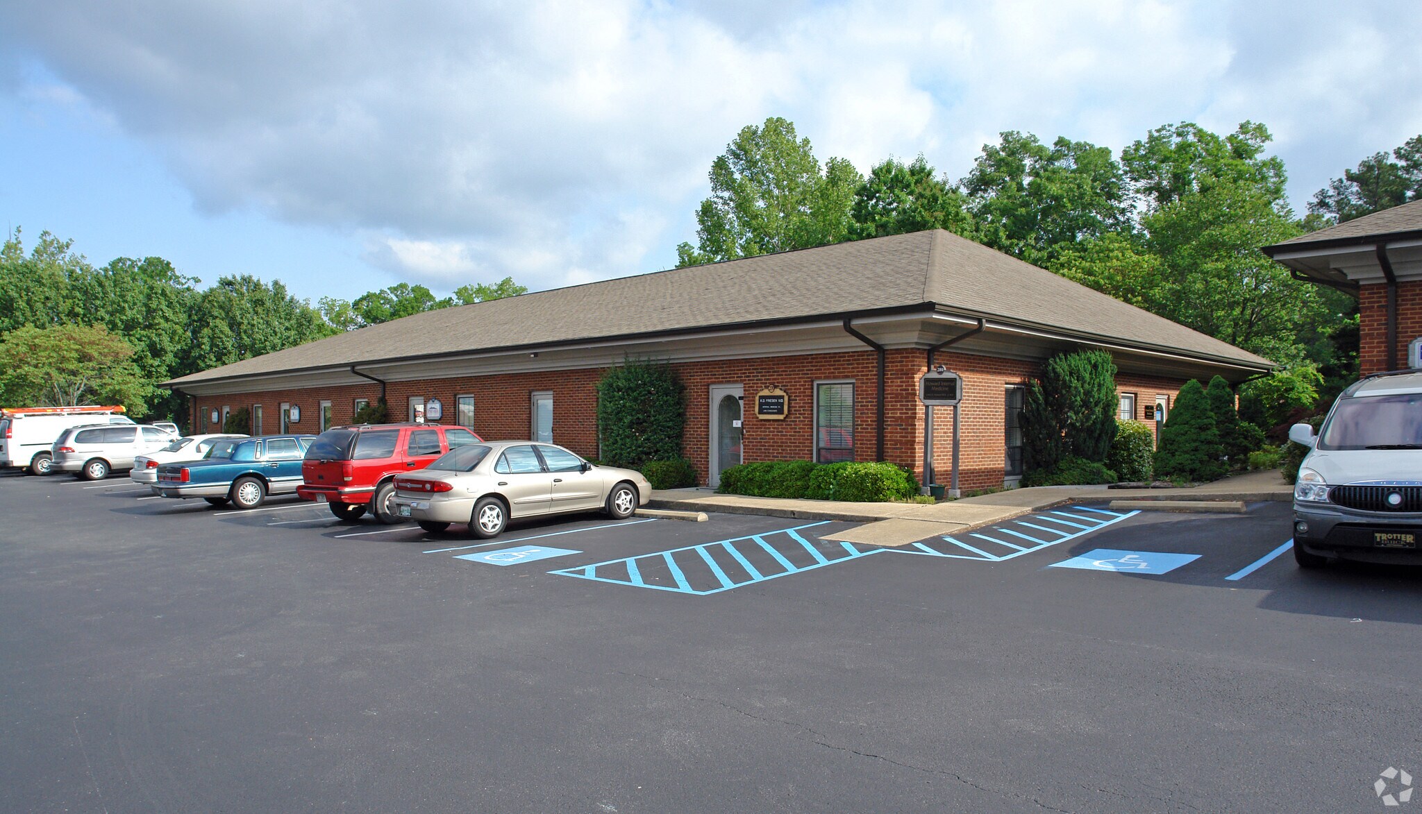 7405C Shallowford Rd, Chattanooga, TN for sale Primary Photo- Image 1 of 1