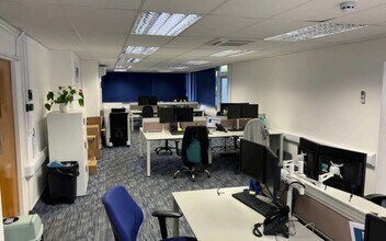 30-32 Church St, Rickmansworth for sale Interior Photo- Image 2 of 3