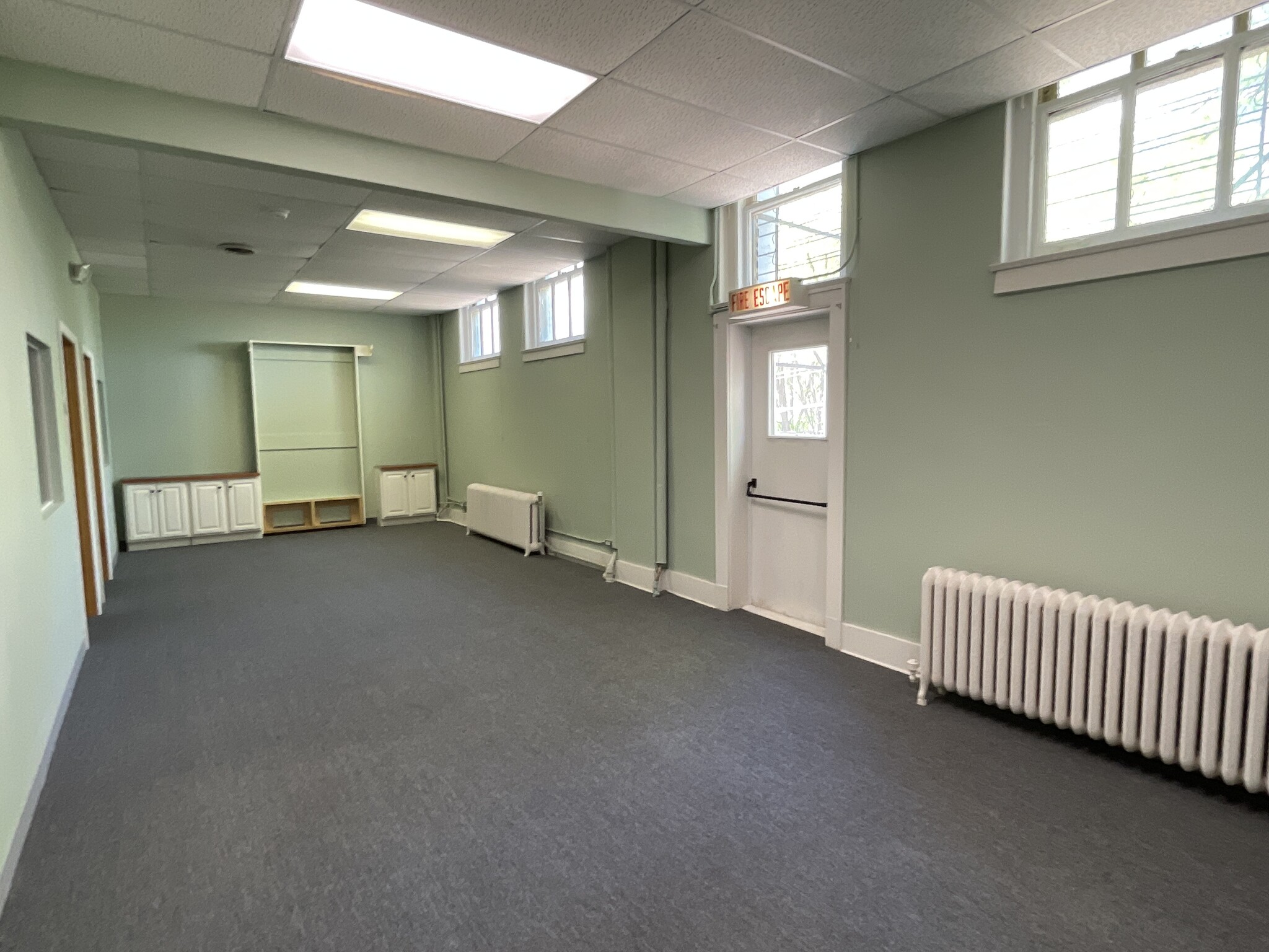 828 Davis St, Evanston, IL for lease Interior Photo- Image 1 of 2