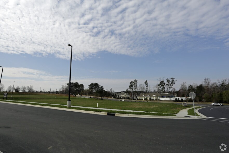 1460 Kelly Rd, Apex, NC 27502