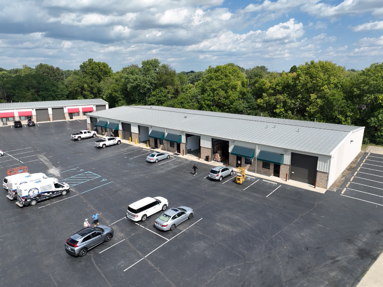 7025-7045 Girls School Ave, Indianapolis, IN for lease - Building Photo - Image 2 of 10