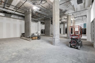 950 Rue Saint-Antoine O, Montréal, QC for lease Interior Photo- Image 2 of 25