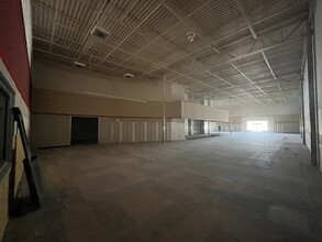 2221-2273 Charleston Hwy, Cayce, SC for lease Building Photo- Image 2 of 3