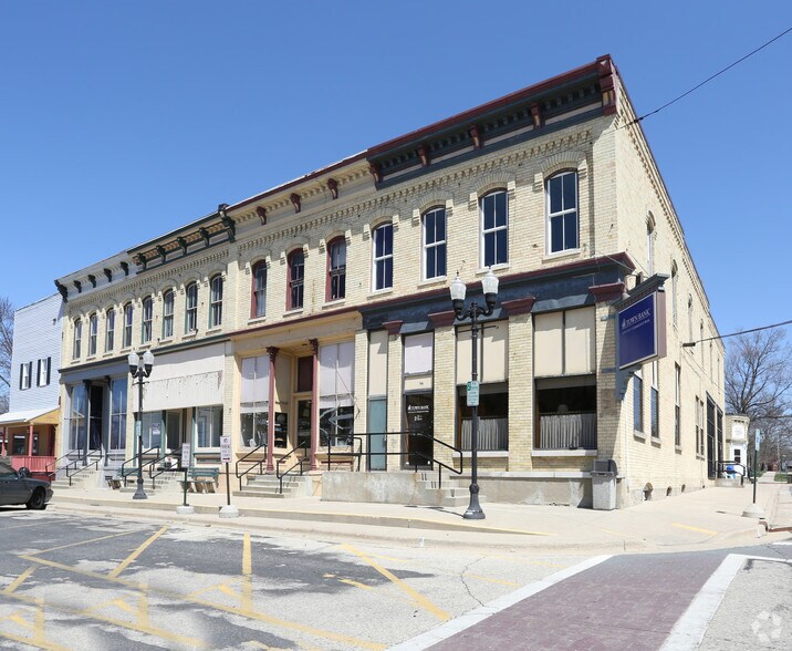 116 Plain St, Sharon, WI for sale - Primary Photo - Image 1 of 1