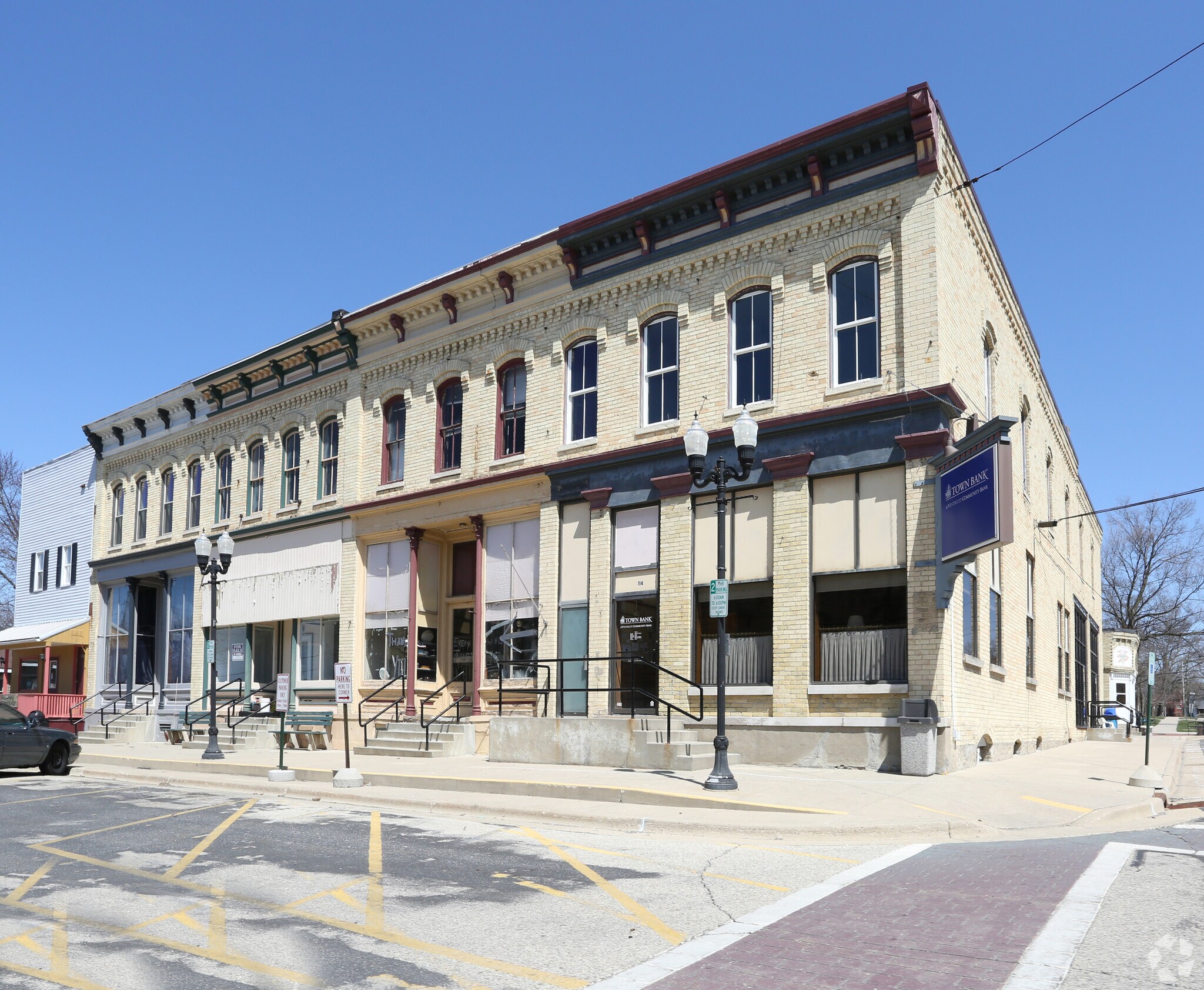 116 Plain St, Sharon, WI for sale Primary Photo- Image 1 of 1